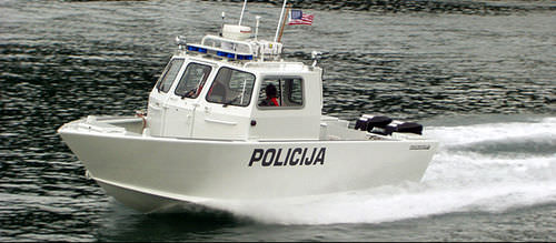 bateau &agrave; moteur : bateau de travail polyvalent (en aluminium, avec cockpit ferm&eacute;) 27' Workskiff Inc