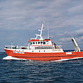 bateau à moteur professionnel / bateau de recherche scientifique / bateau de recherche océanographique - 25 M
