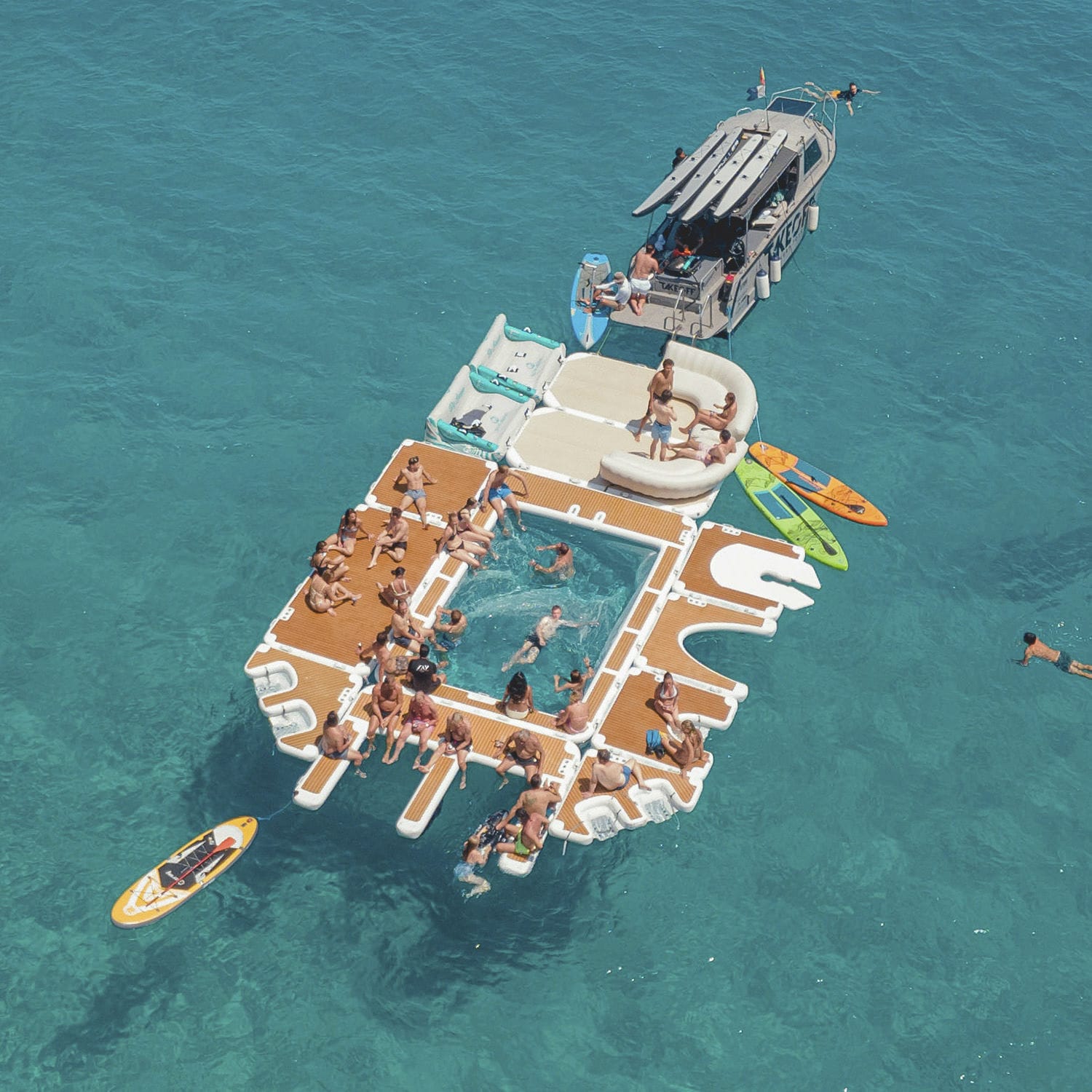 plateforme-flottante-ibiza-setup-yachtbeach-jetxtender