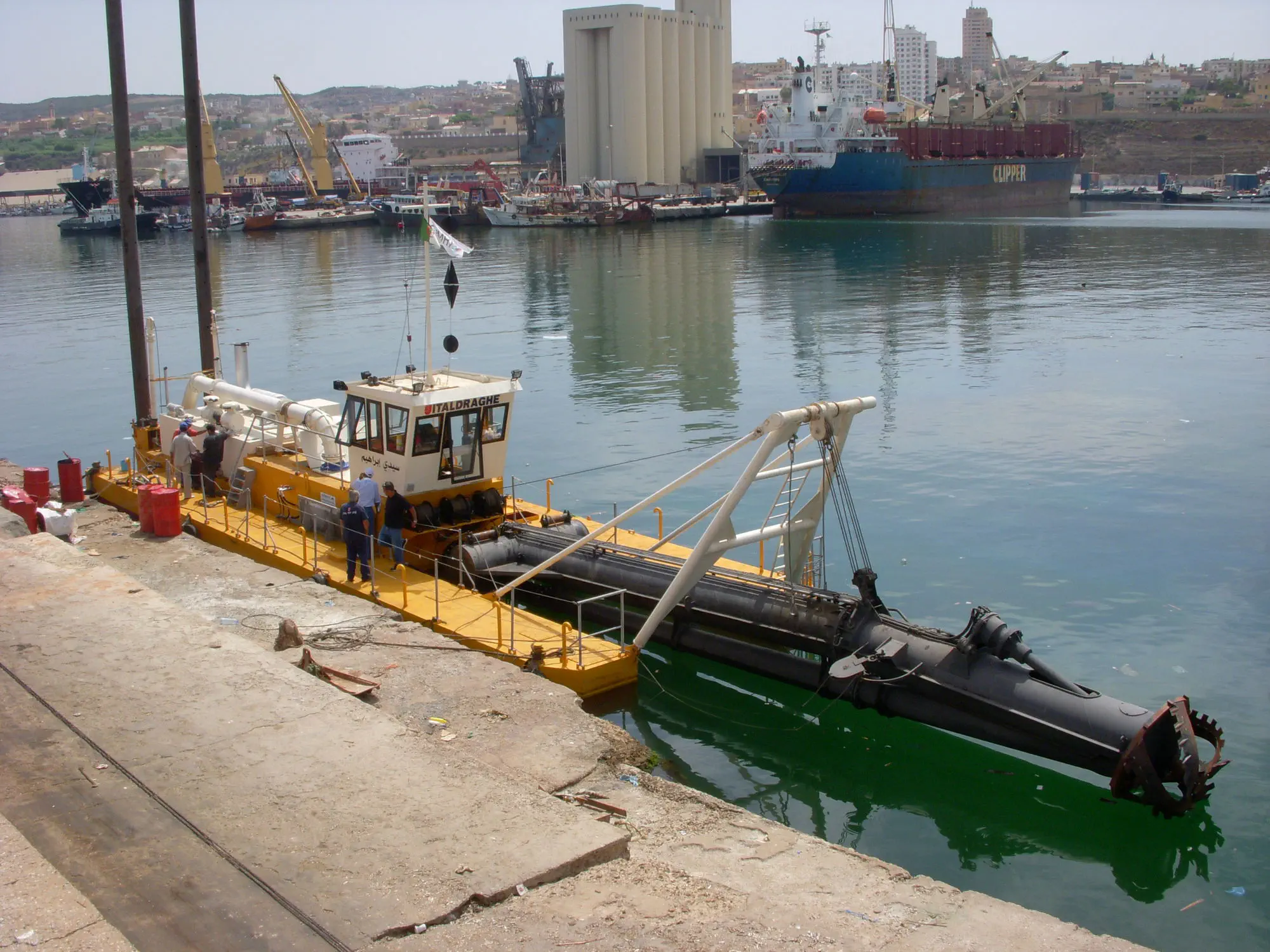 Drague suceuse à désagrégateur - SGT 300 - Italdraghe - bateau de travail /  bateau de service / barge de travail