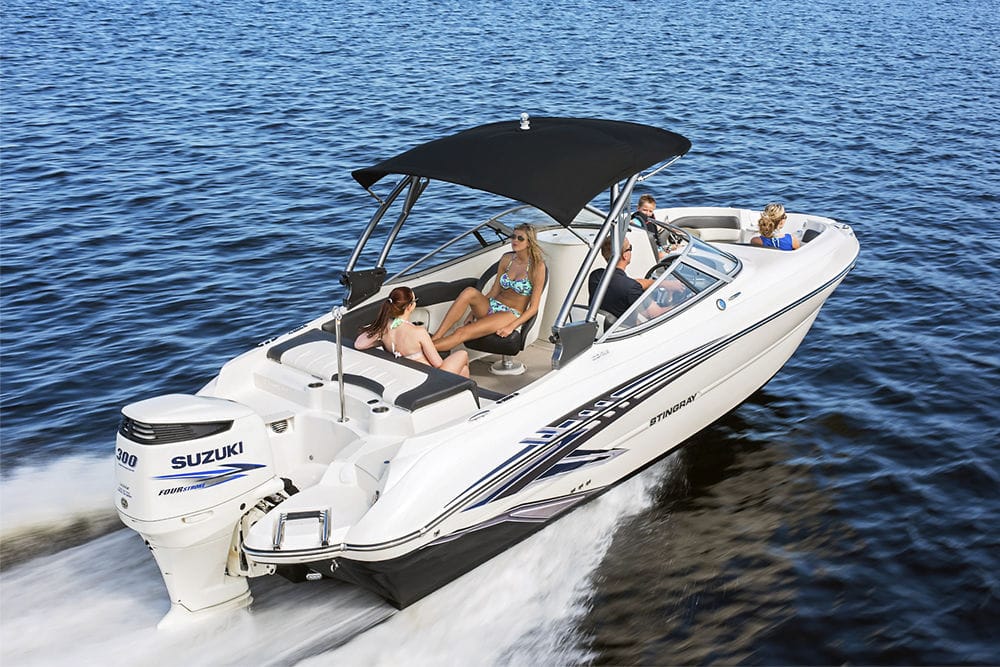 Deckboat horsbord 234LR Stingray Boats à double console / de