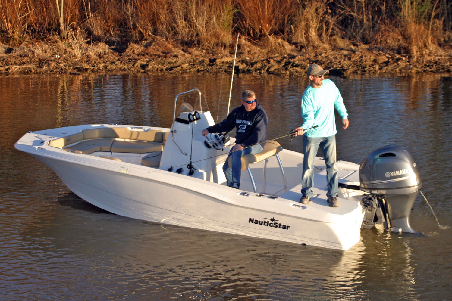 Bay boat hybride 191 Nautic Star Boats horsbord / à console