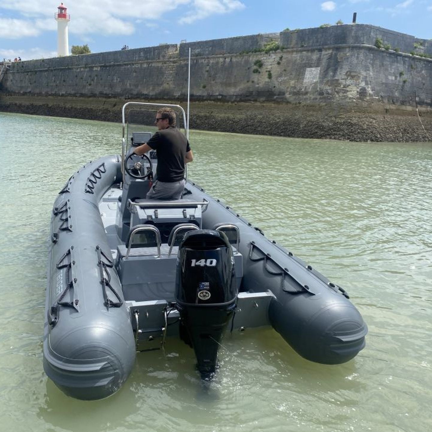 Bateau ambulance - 12 - Stem Marine - hors-bord / GRP / remorquable