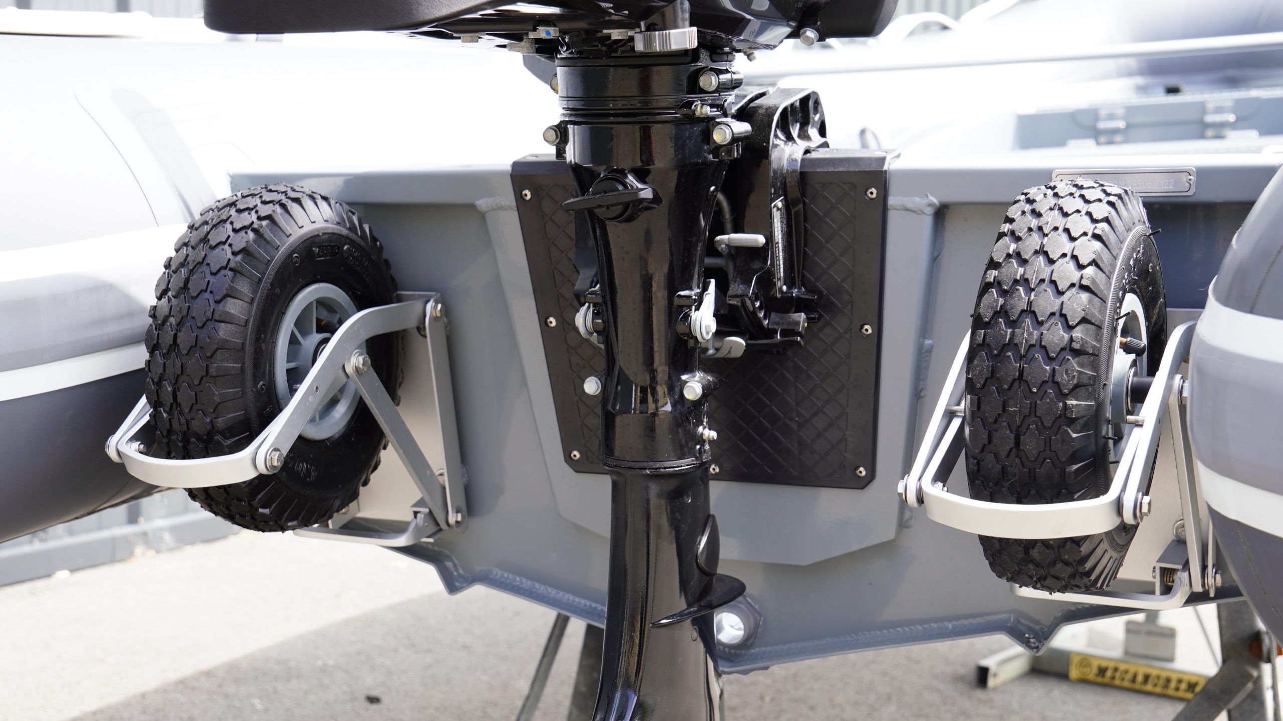 Roues De Transport Pour Bateau Gonflable – Paire De 2 – Capacité 150 Kg – Diamètre 25 Cm – Longueur Barre 40 Cm