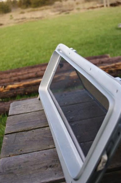 Hublot rectangulaire - H654X Series - Hood Yacht Systems - pour bateau / ouvrant / avec angles