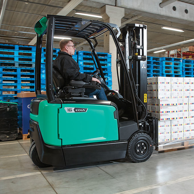 Lecture D'une Plaque De Charge D'un Chariot élévateur - Chariots