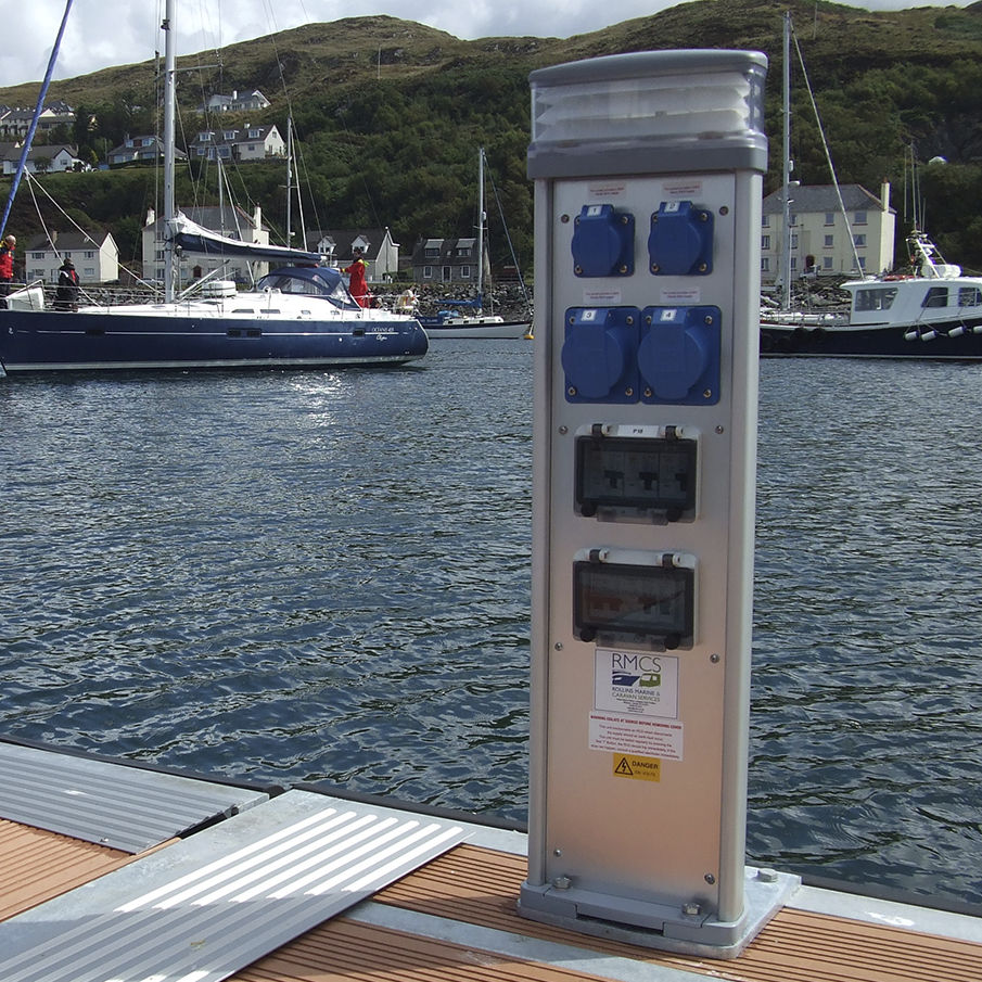 Borne avec éclairage intégré STERLING Marina & Holiday Park