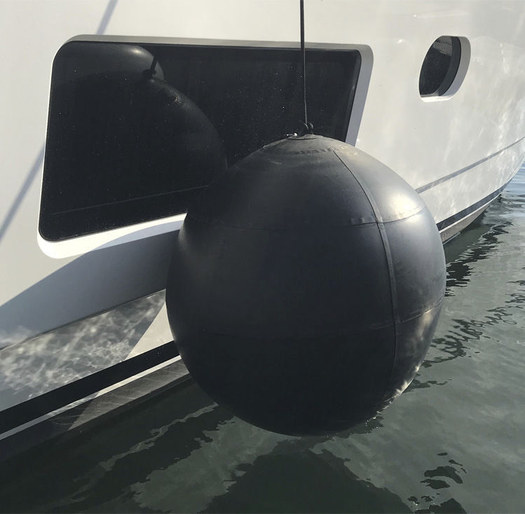 Mesle Pare-Battage Globe Gonflable – Lot De 2 Bouées Sphériques, PVC Résistant UV, 3 PSI, Tailles 30-47 Cm, Protection Bateau