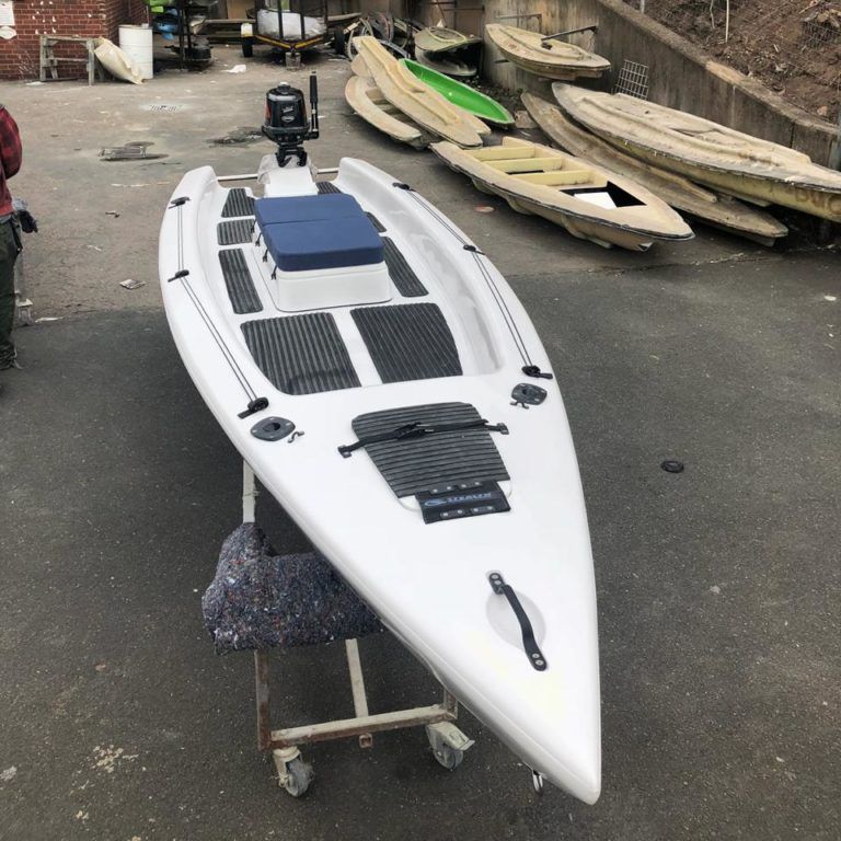 Kayak sitontop PowerFisha 14 Stealth Kayaks Europe rigide / de