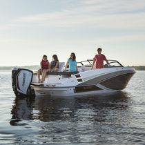 Runabout hors-bord / bow-rider / à double...