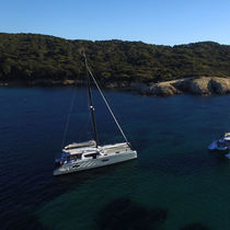 Catamaran / de croisière / cockpit ouvert...
