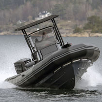 Bateau pneumatique hors-bord / bimoteur...