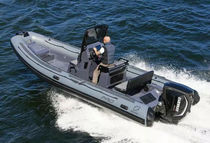 Bateau pneumatique hors-bord / bimoteur...