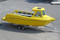 Bateau de support pour la plongée / in-bord...