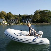 Bateau pneumatique hors-bord / semi-rigide...