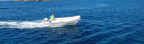 Bateau pneumatique hors-bord / semi-rigide