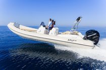 Bateau pneumatique hors-bord / semi-rigide...