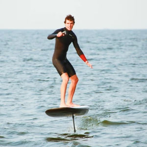 planche efoil en fibre de carbone