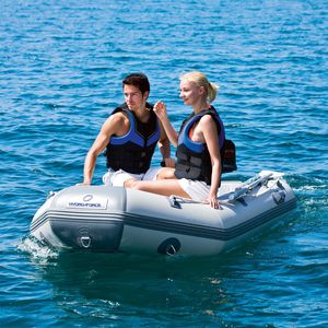 bateau pneumatique hors-bord