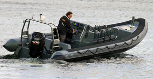 bateau de surveillance 1