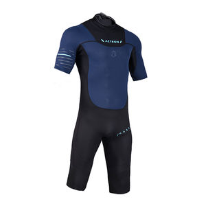 combinaison en néoprène pour sports nautiques