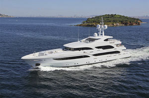 mega-yacht de croisière 1