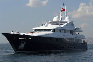 mega-yacht de croisière
