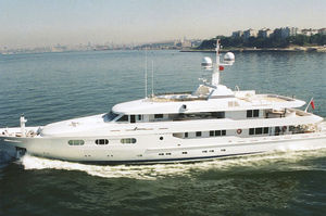 mega-yacht de croisière 1