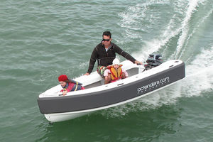 barque hors-bord