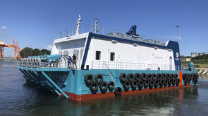 navire spécial barge 1