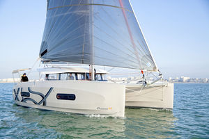 catamaran / de croisière / cockpit ouvert / 3 ou 4 cabines