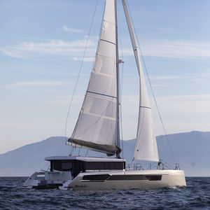 catamaran 1