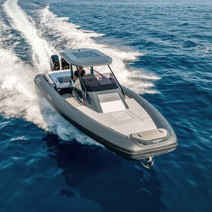 bateau pneumatique hors-bord