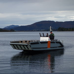 bateau de travail