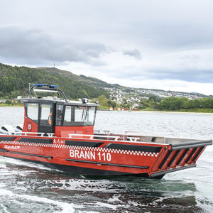 bateau de travail