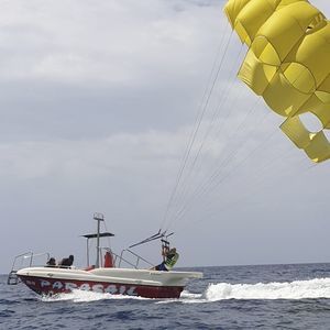 bateau de parachute ascensionnel in-bord