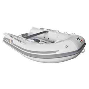 bateau pneumatique hors-bord
