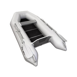 bateau pneumatique hors-bord
