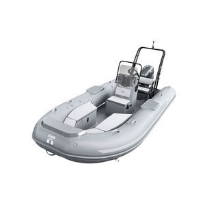 bateau pneumatique hors-bord