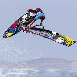 planche à voile de vagues
