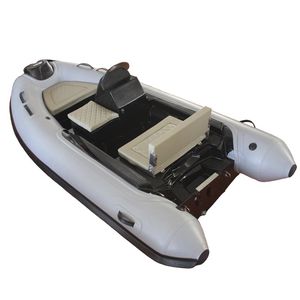 bateau pneumatique hors-bord