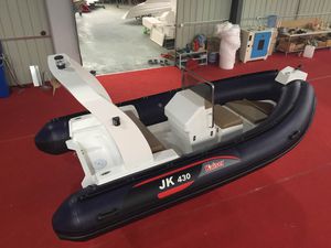 bateau pneumatique hors-bord 1