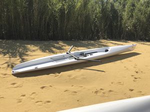 bateau d'aviron de course