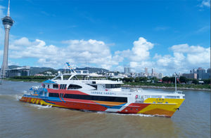 ferry à passagers en aluminium