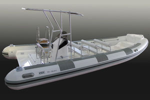bateau pneumatique hors-bord