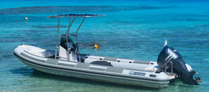 bateau pneumatique hors-bord 1