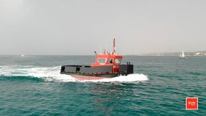 bateau de travail