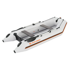 bateau pneumatique hors-bord