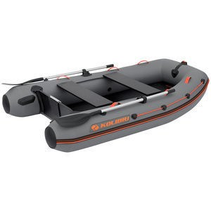 bateau pneumatique hors-bord