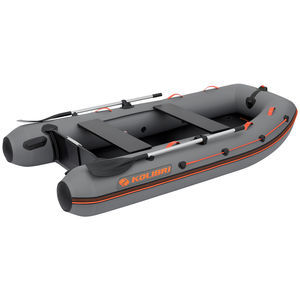 bateau pneumatique hors-bord